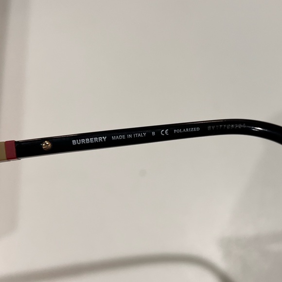 AUTHENTIC BURBERRY SUNNIES - Picture 7 of 8
